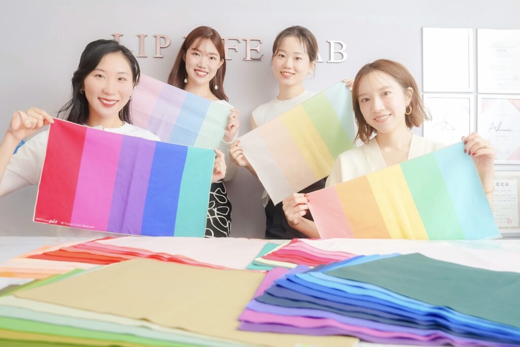 婚活の勝負服は“色”と“素材”で決まる！  素材感・質感が印象に与える影響を解説  